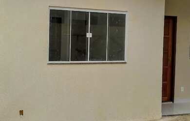 Imagem: A casa possui 2 Dormitórios, 2 Banheiros, 1 Vaga na garagem