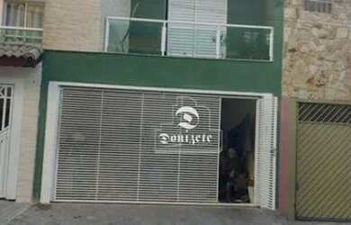 Imagem: A casa possui 3 Dormitórios, 3 Banheiros, 2 Vagas na garagem