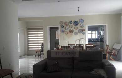 Imagem: A casa em condomínio possui 4 Dormitórios, 5 Banheiros, 4