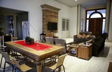 Imagem: A casa em condomínio possui 5 Dormitórios, 5 Banheiros, 3