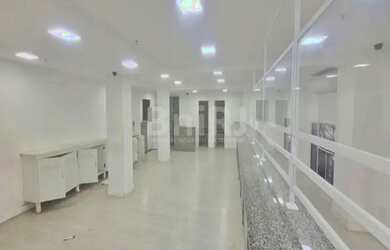 Imagem: O depósito possui 201m² de Área e está localizado em Centro