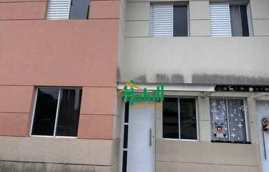 Imagem: A casa em condomínio possui 4 Dormitórios, 1 Banheiro, 2 Vagas