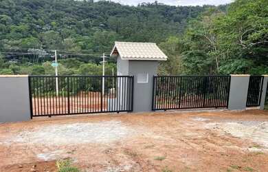 Imagem: O terreno possui 500m² de Área e está localizado em Centro