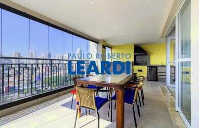 Imagem: O apartamento possui 3 Dormitórios, 5 Banheiros, 2 Vagas na