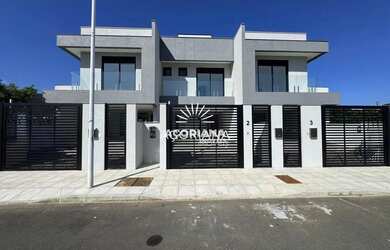 Imagem: A casa possui 3 Dormitórios, 4 Banheiros, 4 Vagas na garagem