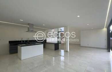 Imagem 3: Casa em condomínio à venda, 4 quartos, 3 suítes, 3 vagas, Alphaville...