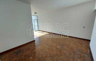 Imagem: O apartamento possui 3 Dormitórios, 3 Banheiros, 2 Vagas na