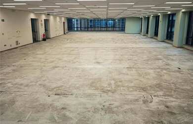 Imagem: O depósito possui 5 Vagas na garagem, 438m² de Área e está