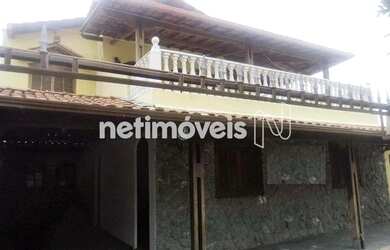 Imagem: A casa possui 5 Dormitórios, 3 Banheiros, 4 Vagas na garagem