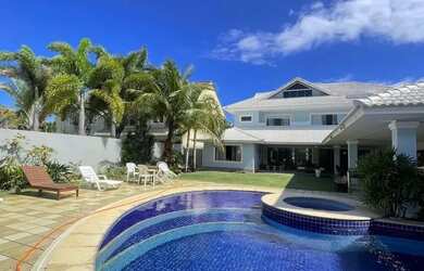 Imagem: A casa em condomínio possui 5 Dormitórios, 5 Banheiros, 5