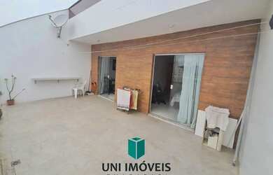 Imagem: O apartamento possui 3 Dormitórios, 2 Banheiros, 2 Vagas na