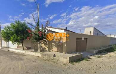 Imagem: A casa possui 3 Dormitórios, 3 Banheiros, 3 Vagas na garagem