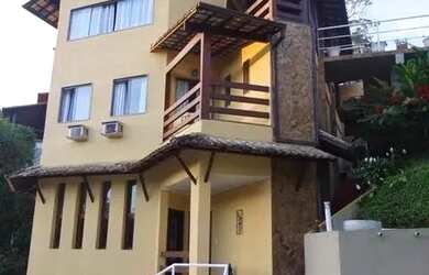 Imagem: A casa em condomínio possui 4 Dormitórios, 5 Banheiros, 2