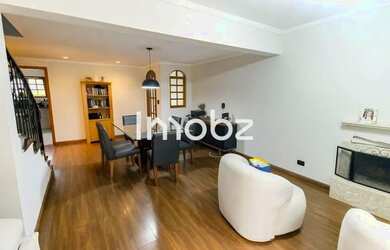 Imagem: A casa em condomínio possui 3 Dormitórios, 3 Banheiros, 3