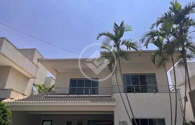 Imagem: A casa em condomínio possui 4 Dormitórios, 5 Banheiros, 4