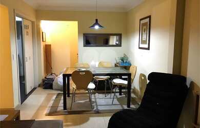 Imagem: O apartamento possui 3 Dormitórios, 1 Banheiro, 1 Vaga na garagem