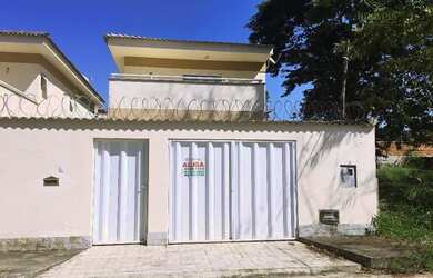 Imagem: A casa possui 4 Dormitórios, 4 Banheiros, 2 Vagas na garagem