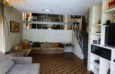 Imagem 8: Contato Fone/WhatsApp Lindo casarão com piscina, na Tamarineira ligue