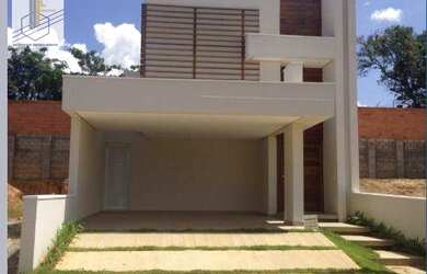 Imagem: A casa em condomínio possui 3 Dormitórios, 4 Banheiros, 4