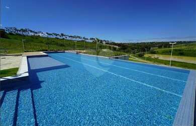 Imagem: A casa possui 3 Dormitórios, 4 Banheiros, 4 Vagas na garagem