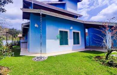 Imagem: A casa em condomínio possui 4 Dormitórios, 5 Banheiros, 3