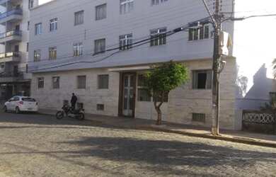 Imagem: O apartamento possui 1 Dormitório, 1 Banheiro, 1 Vaga na garagem