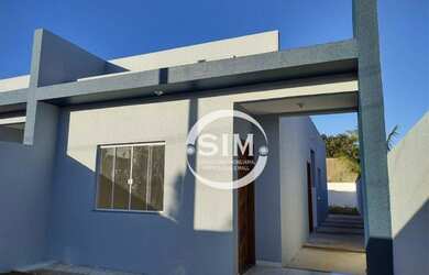 Imagem: A casa possui 2 Dormitórios, 1 Banheiro, 2 Vagas na garagem