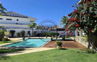 Imagem: A casa em condomínio possui 5 Dormitórios, 5 Banheiros, 4