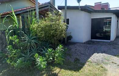 Imagem 5: Casa para venda possui 160 metros quadrados com 5 quartos em Centro - Garopaba - SC