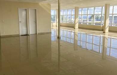 Imagem: O depósito possui 2 Vagas na garagem e 250m² de Área e está