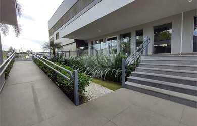 Imagem: O apartamento possui 1 Dormitório, 1 Banheiro, 1 Vaga na garagem