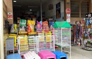 Imagem: O depósito está localizado em Realengo, Rio de Janeiro à