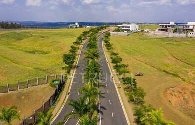 Imagem: O terreno possui 1320m² de Área e está localizado em Loteamento