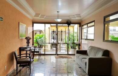 Imagem: O apartamento possui 3 Dormitórios, 1 Banheiro, 1 Vaga na garagem