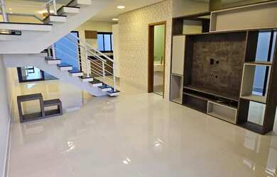 Imagem: A casa em condomínio possui 3 Dormitórios, 4 Banheiros, 4