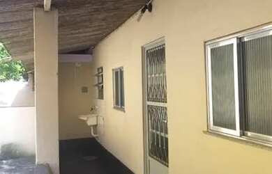 Imagem: A casa possui 1 Dormitório, 1 Banheiro, 35m² de Área e está