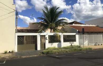 Imagem: Casa para aluguel, 3 quartos, 1 suíte, 4 vagas - Bairro MARTINS