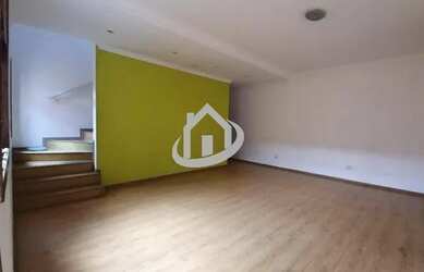 Imagem: A casa possui 3 Dormitórios, 3 Banheiros, 2 Vagas na garagem