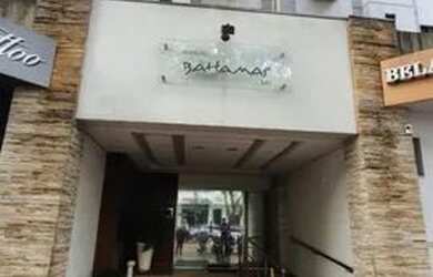 Imagem: O apartamento possui 2 Dormitórios, 1 Banheiro, 2 Vagas na