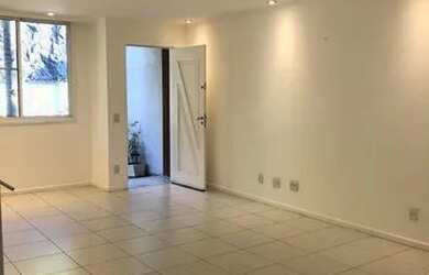 Imagem: A casa em condomínio possui 5 Dormitórios, 5 Banheiros, 3