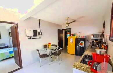 Imagem: A casa possui 5 Dormitórios, 3 Banheiros, 4 Vagas na garagem