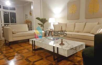 Imagem: O apartamento possui 4 Dormitórios, 5 Banheiros, 1 Vaga na