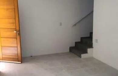 Imagem: A casa em condomínio possui 2 Dormitórios, 2 Banheiros, 1