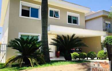 Imagem: A casa em condomínio possui 4 Dormitórios, 1 Banheiro, 1 Vaga