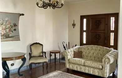 Imagem: A casa possui 5 Dormitórios, 5 Banheiros, 5 Vagas na garagem