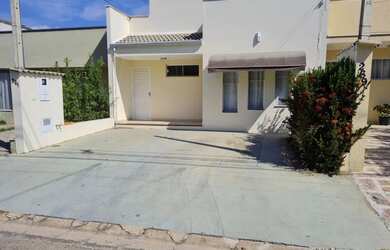 Imagem: A casa em condomínio possui 2 Dormitórios, 2 Banheiros, 2