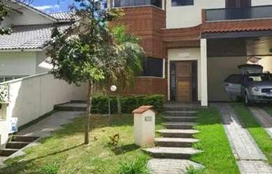 Imagem: A casa em condomínio possui 4 Dormitórios, 5 Banheiros, 2