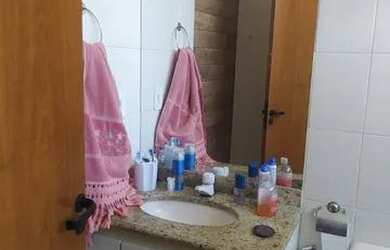 Imagem: O apartamento possui 2 Dormitórios, 2 Banheiros, 1 Vaga na