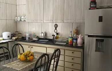 Imagem 3: Casa. Varanda, 2 Vagas na garageme3 Dormitórios