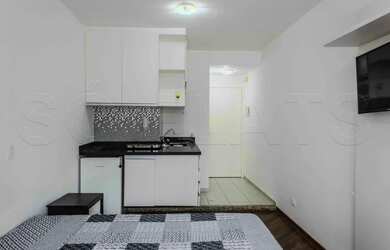 Imagem: O studio para alugar possui 1 Dormitório, 1 Banheiro, 1 Vaga